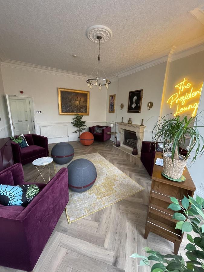 Bed & Breakfast The Bishop And The Bison 4*
